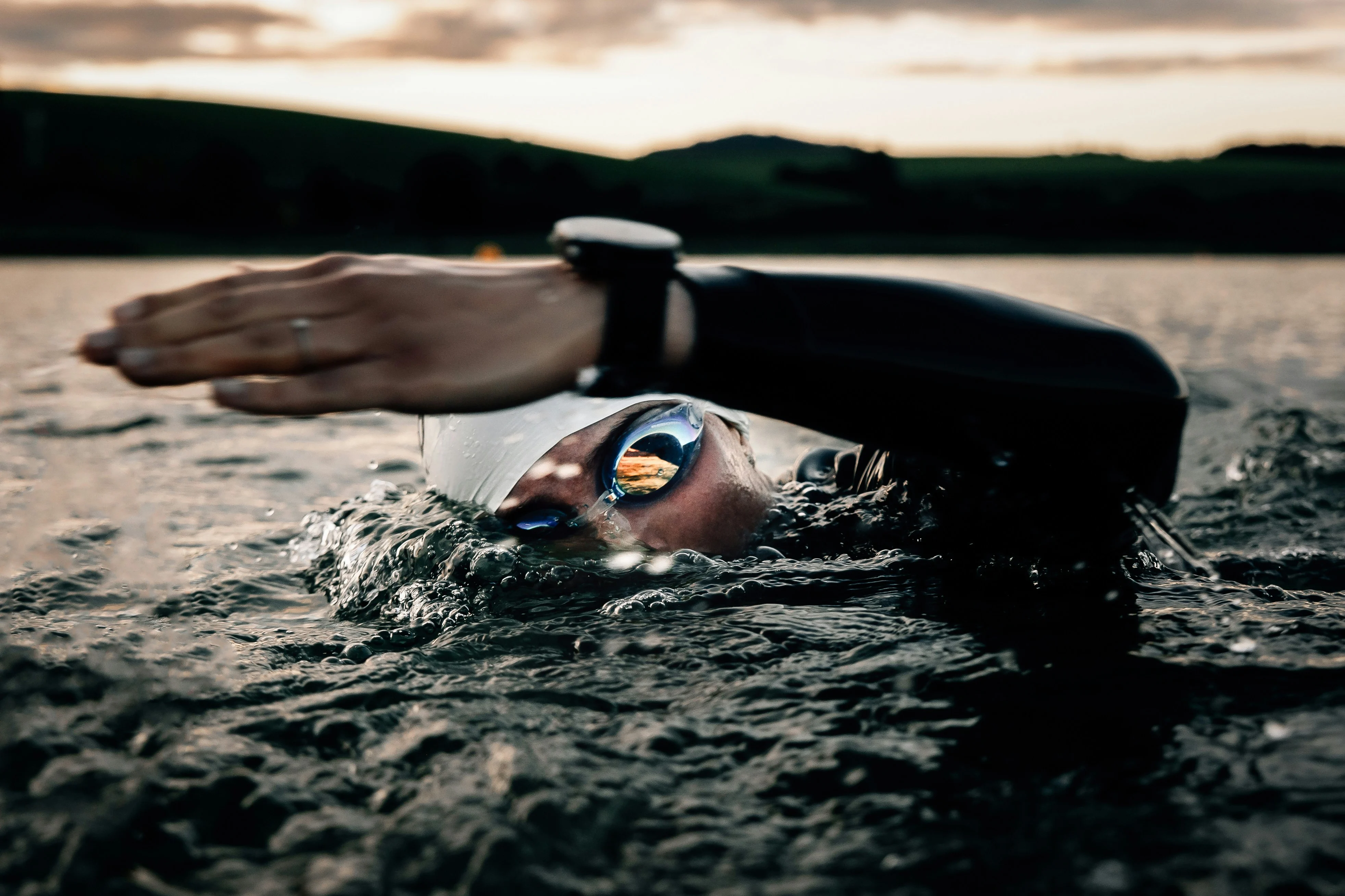 Technologie przyszłości w pływaniu: nowoczesne stroje, elektronika i analiza danych